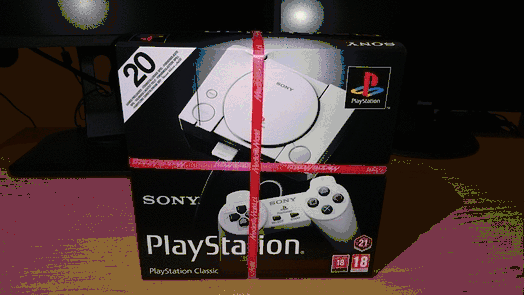 Animacja prezentująca rozpakowanie PlayStation Classic